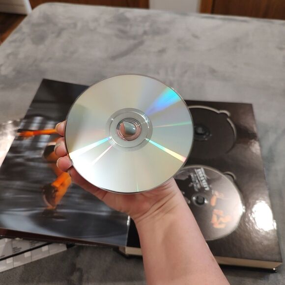 Insanity: 60 Day Total Body Workout Program 10 Disc, DVD Set Shaun T, Beachbody - Picture 3 of 14